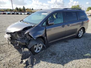  Salvage Toyota Sienna