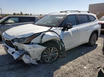  Salvage Toyota Highlander