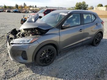  Salvage Nissan Kicks