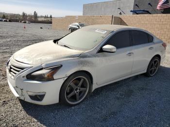  Salvage Nissan Altima