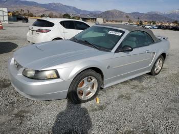  Salvage Ford Mustang