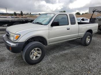  Salvage Toyota Tacoma