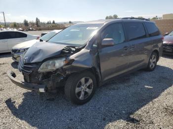  Salvage Toyota Sienna