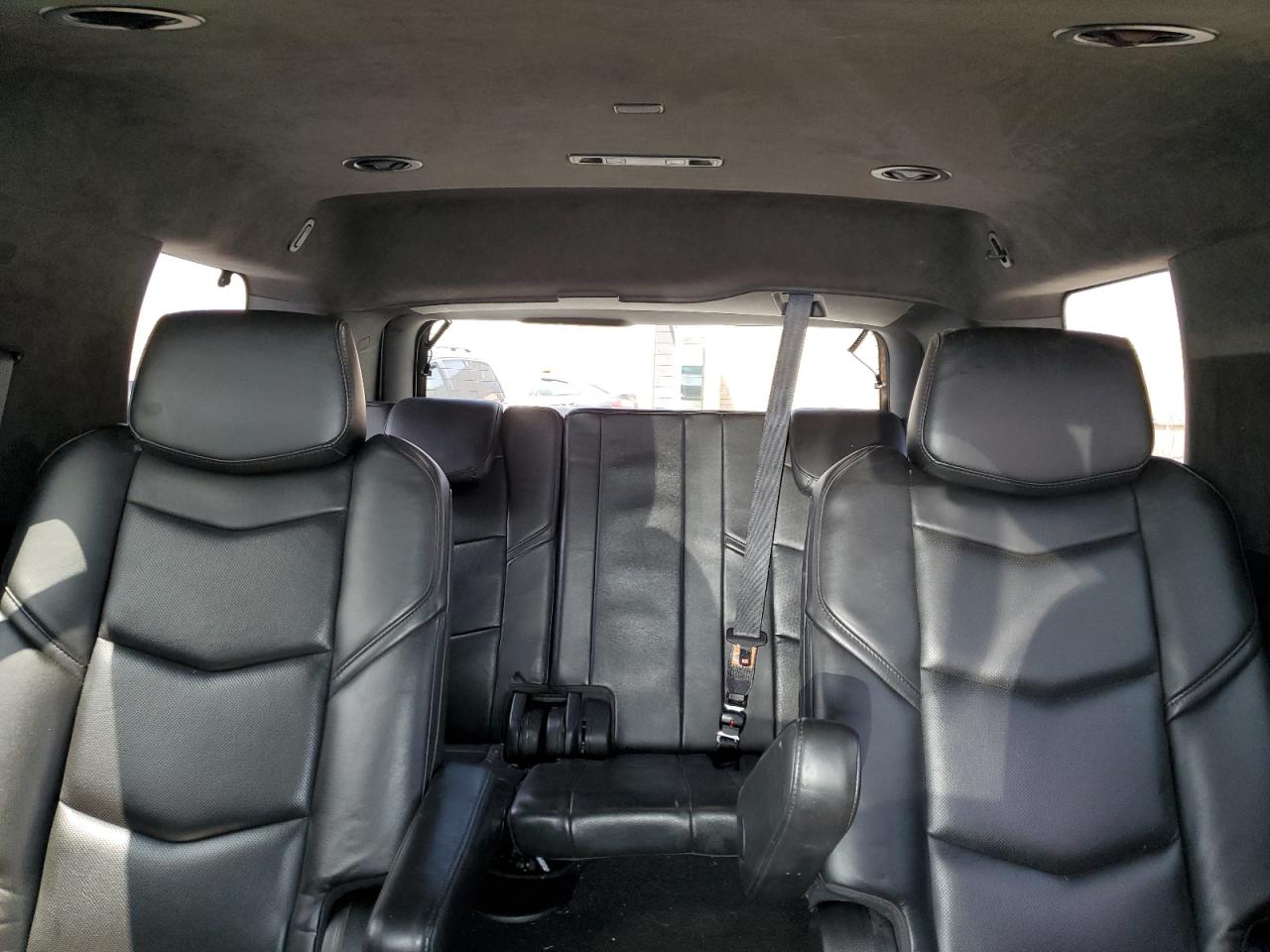 Cadillac Escalade Platinum Image 8