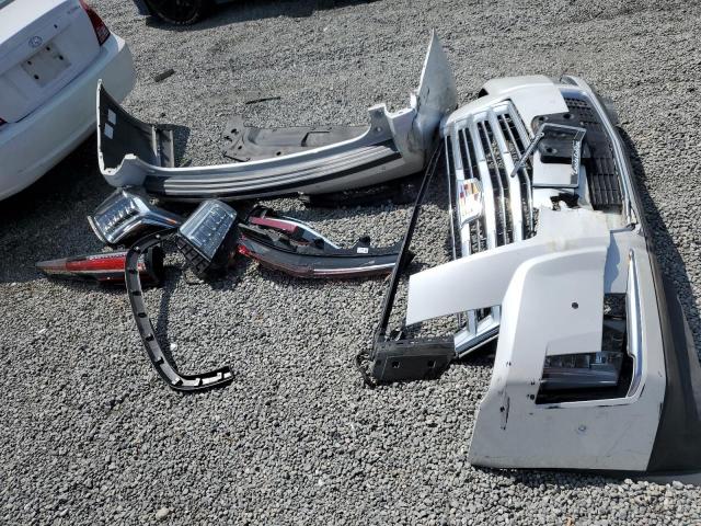 Cadillac Escalade Platinum Image 14