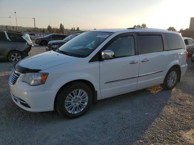  Salvage Chrysler Minivan