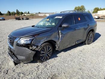  Salvage Nissan Pathfinder