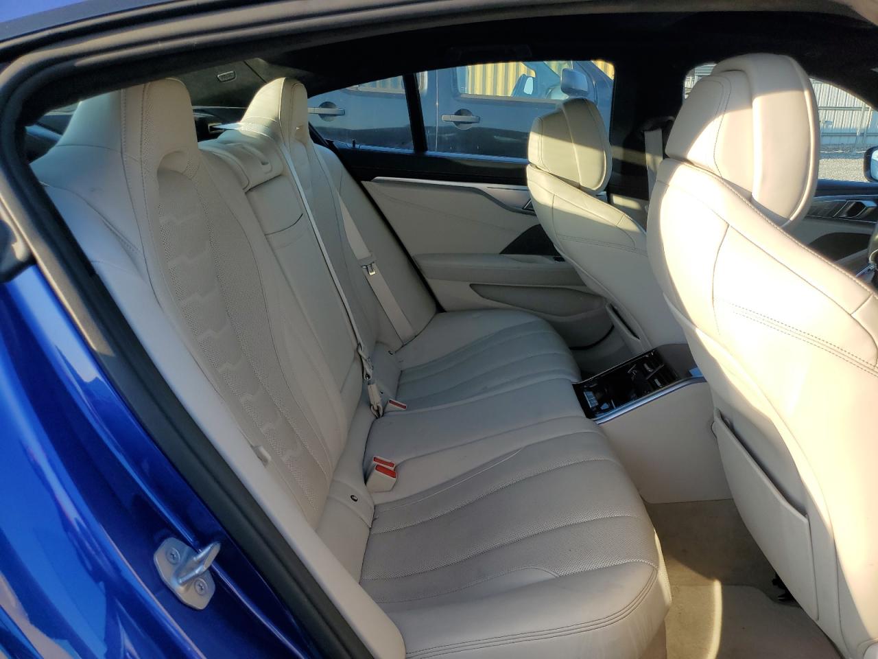 BMW 8 Series Image 6