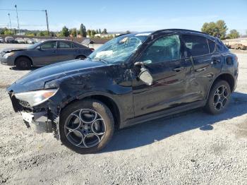  Salvage Alfa Romeo Stelvio