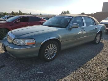  Salvage Lincoln Towncar