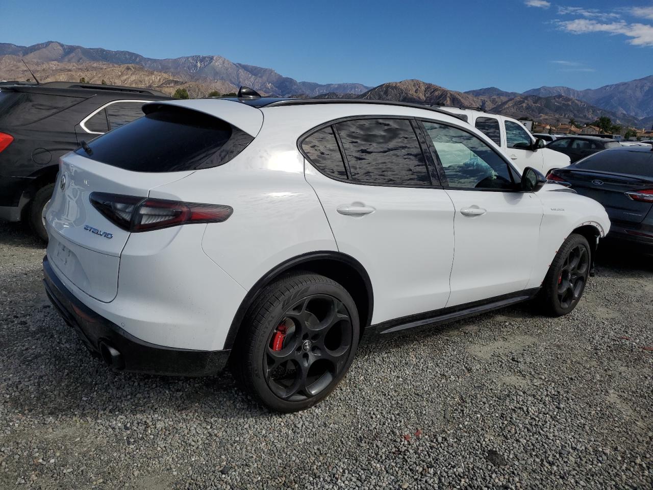 Alfa Romeo Stelvio Ti Image 2