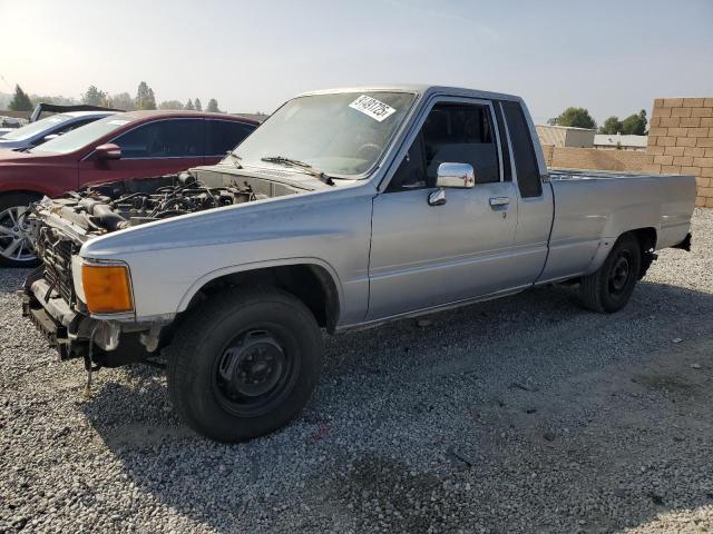  Salvage Toyota Pickup