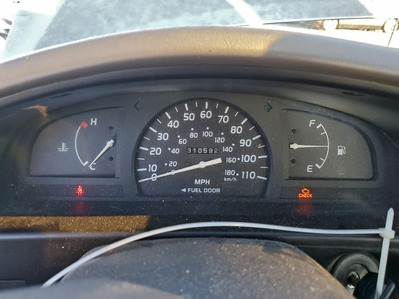 Toyota Tacoma Image 5