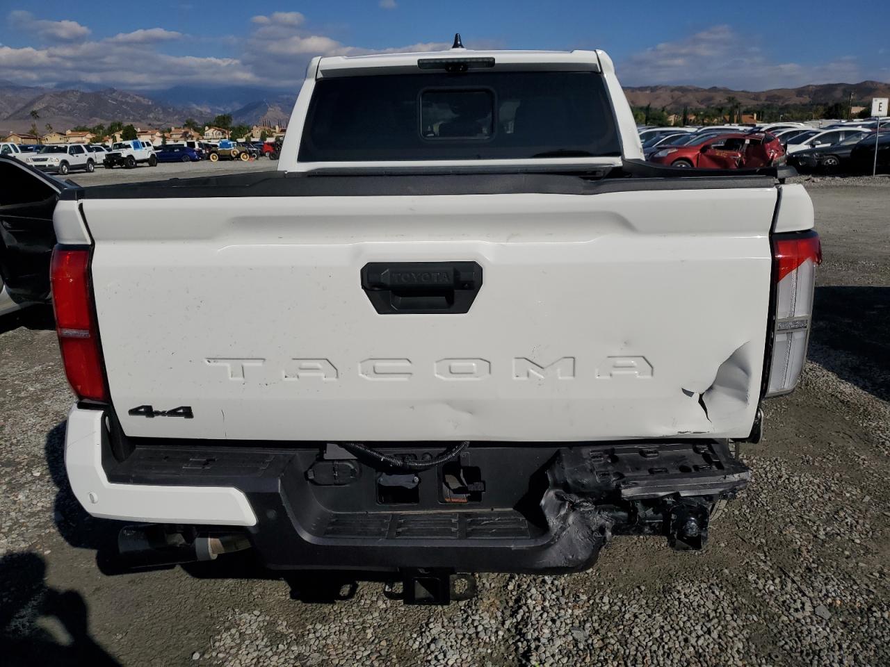 Toyota Tacoma Double Cab Image 4