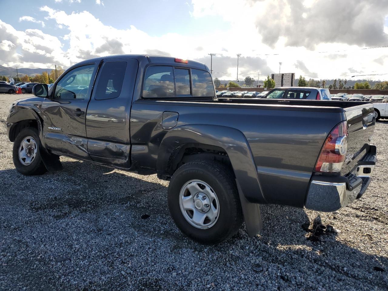 Toyota Tacoma Prerunner Access Cab Image 3