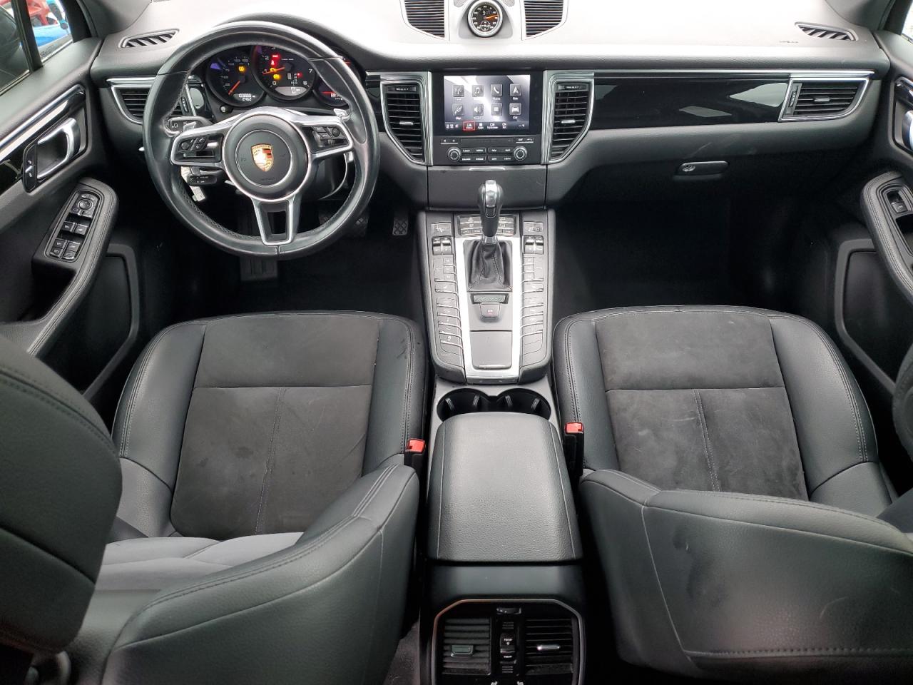Porsche Macan Image 9