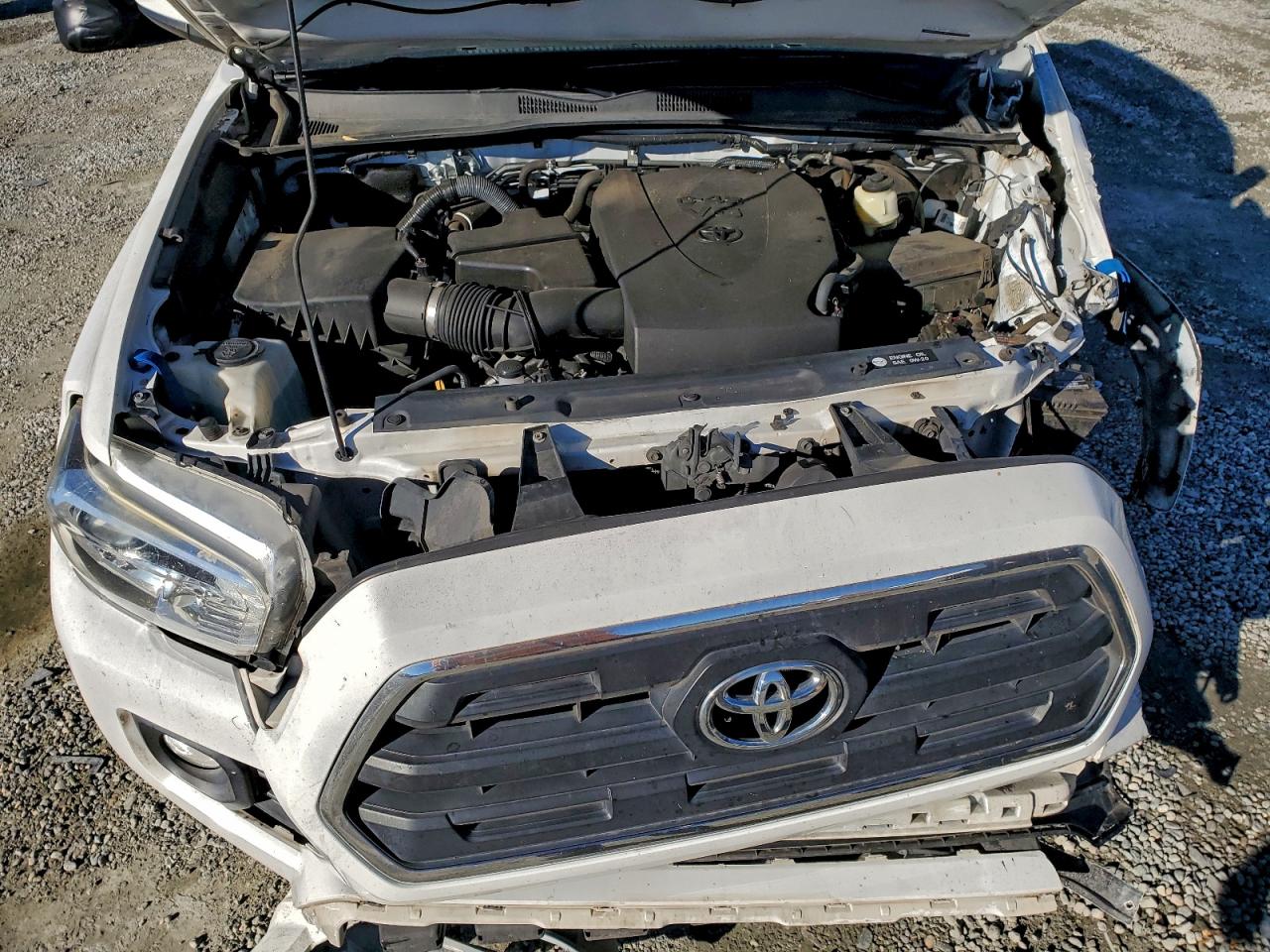 Toyota Tacoma Double Cab Image 2