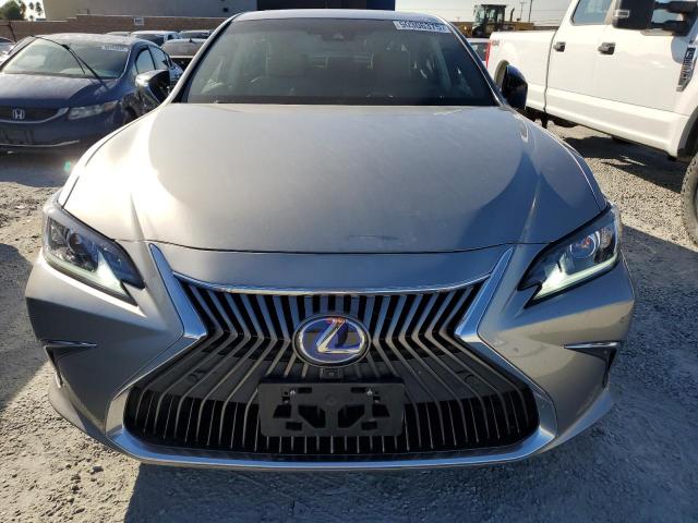 Lexus Es 300h Image 8