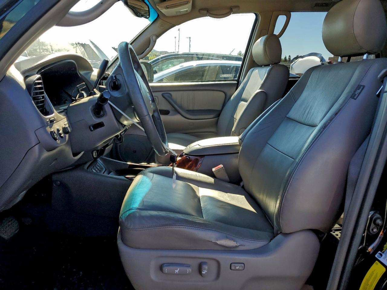 Toyota Sequoia Limited Image 7