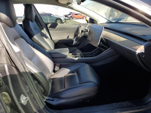 Tesla Model 3 Image 6
