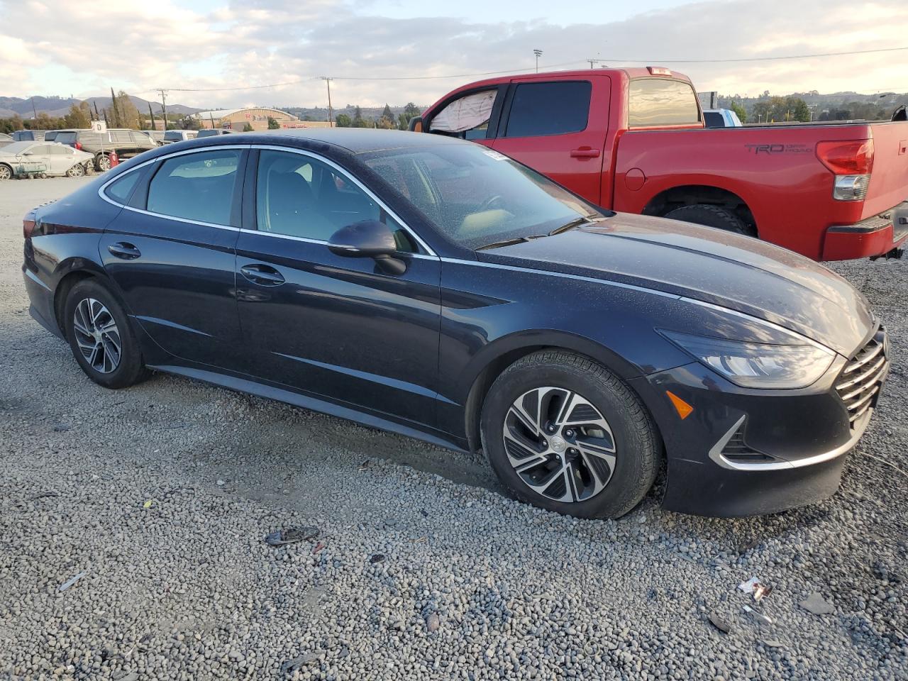 Hyundai SONATA Hybrid Image 3