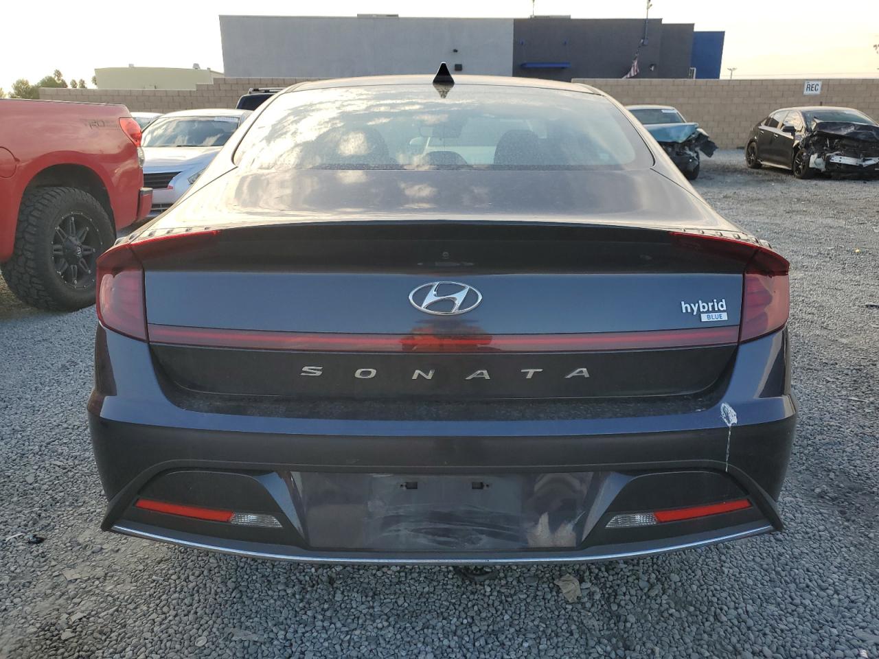 Hyundai SONATA Hybrid Image 12