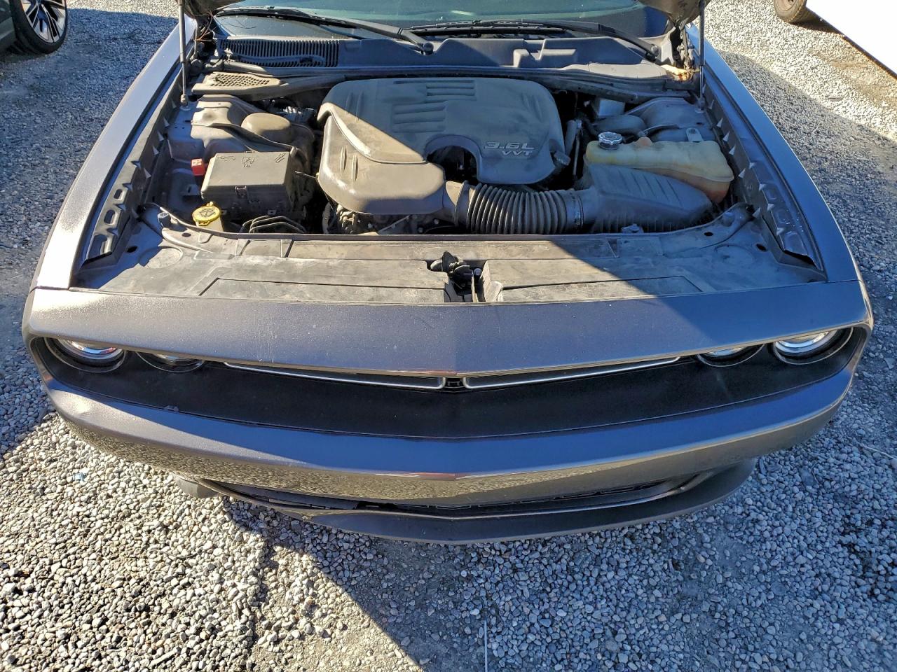 Dodge Challenger Sxt Image 9