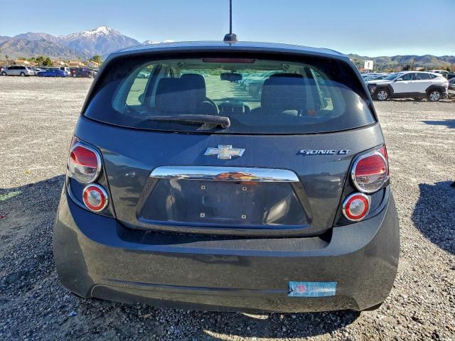 Chevrolet Sonic Lt Image 5