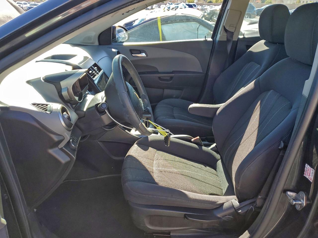 Chevrolet Sonic Lt Image 8