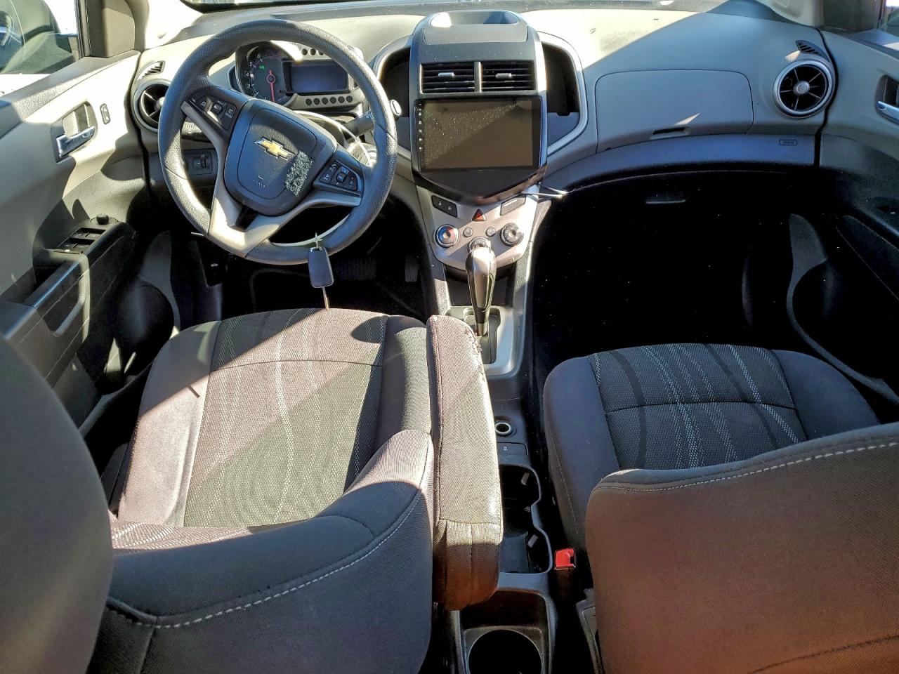 Chevrolet Sonic Lt Image 7