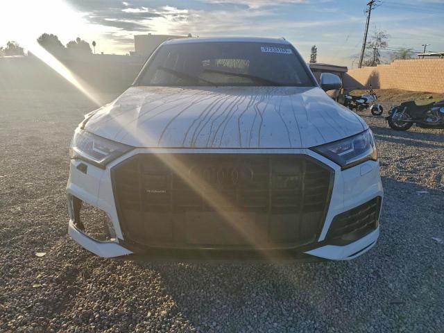 Audi Q7 Premium Plus Image 12