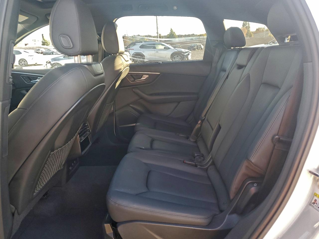 Audi Q7 Premium Plus Image 8