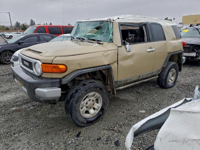  Salvage Toyota FJ Cruiser