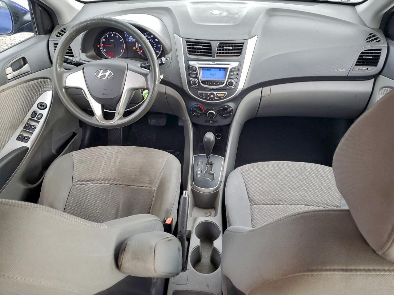 Hyundai ACCENT Gls Image 2