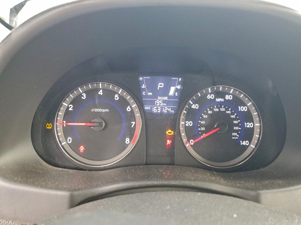 Hyundai ACCENT Gls Image 10