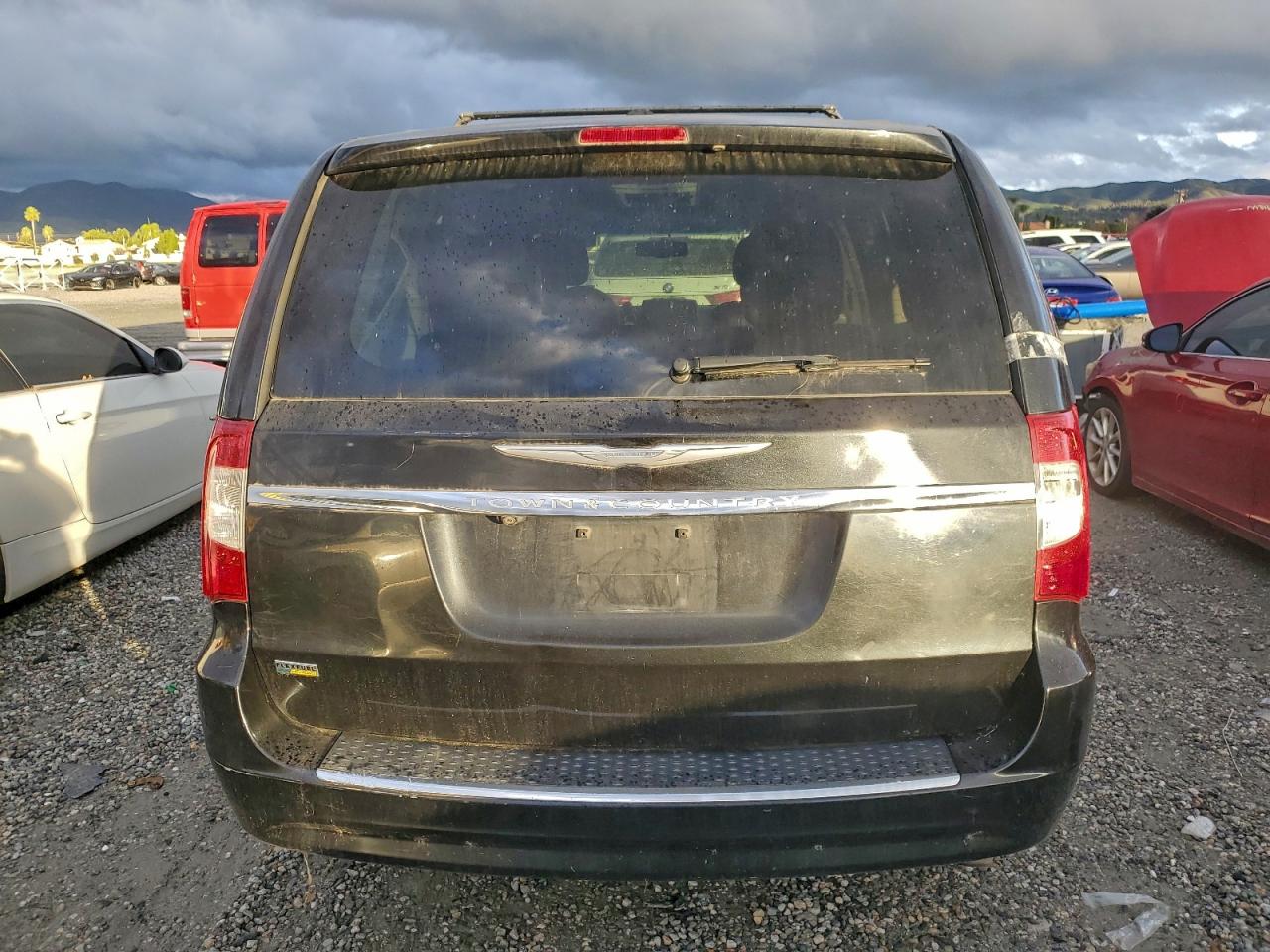 Chrysler Minivan Touring Image 6