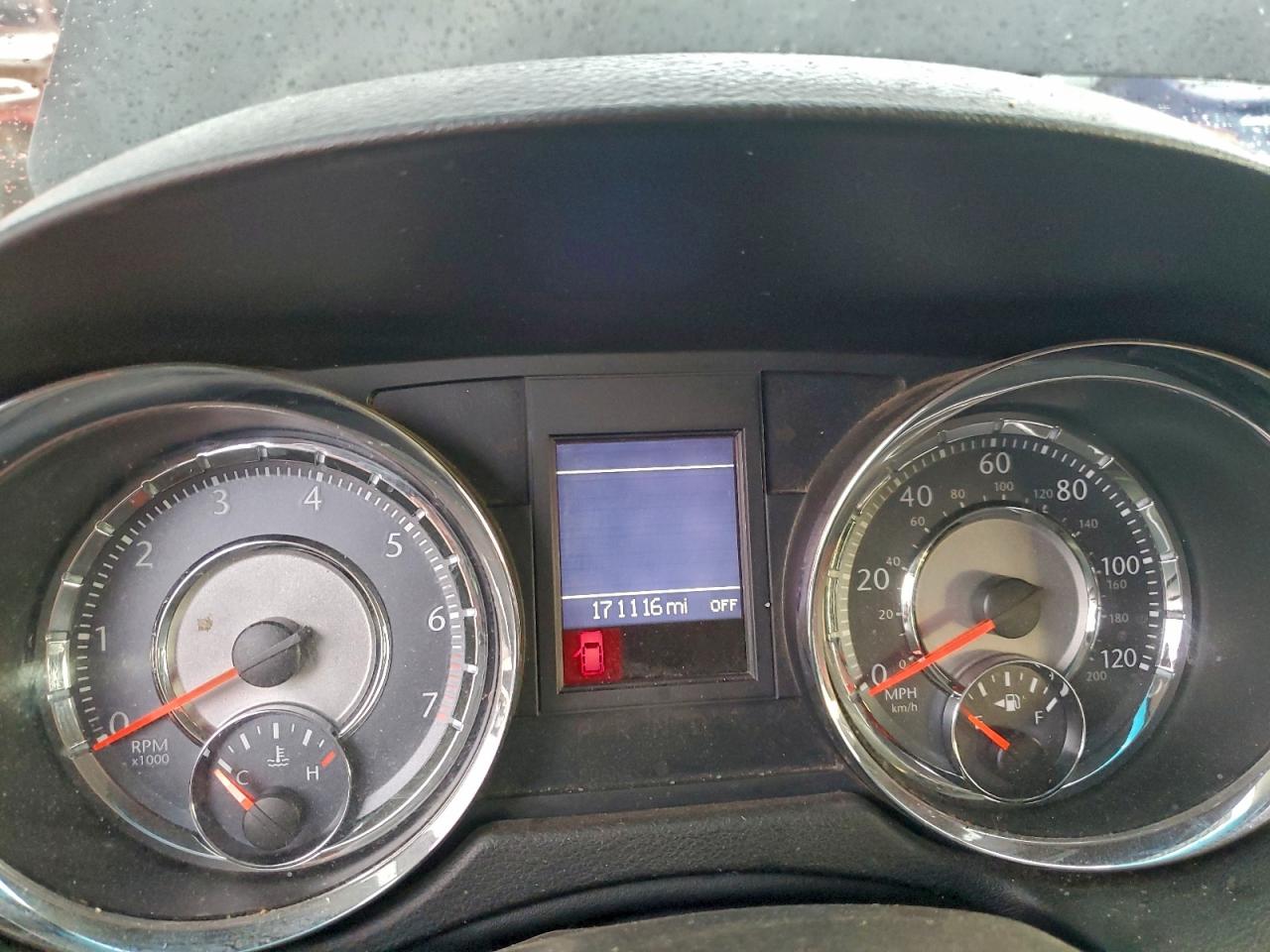 Chrysler Minivan Touring Image 13