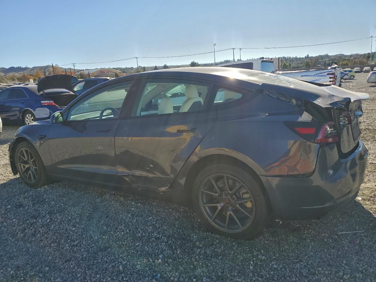 Tesla Model 3 Image 9