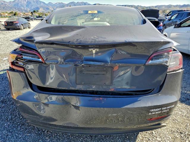 Tesla Model 3 Image 3