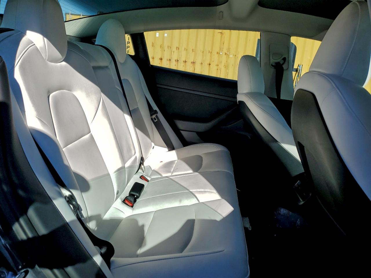 Tesla Model 3 Image 4