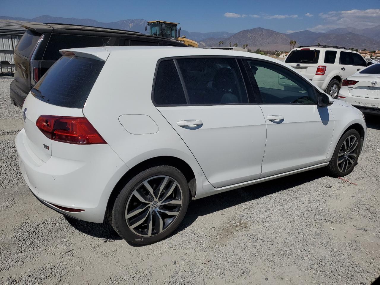 Volkswagen Golf Image 10