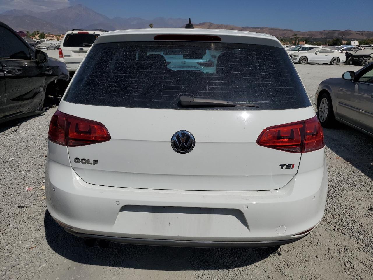 Volkswagen Golf Image 9