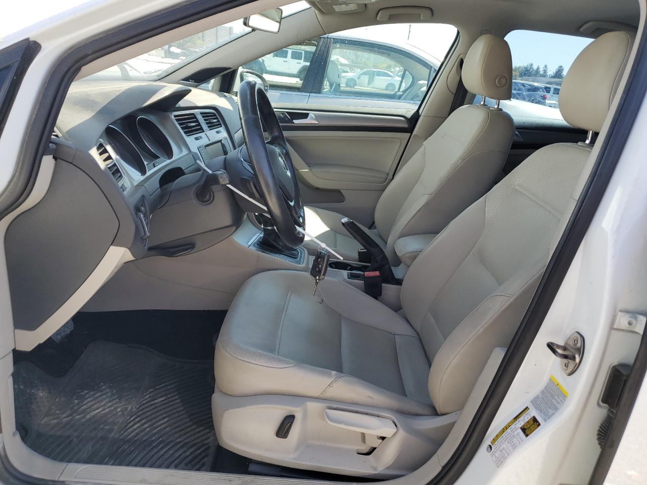 Volkswagen Golf Image 7