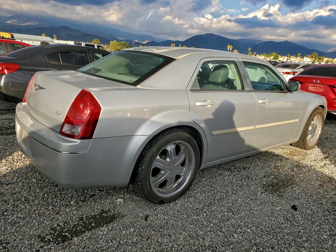 Chrysler 300 Touring Image 3