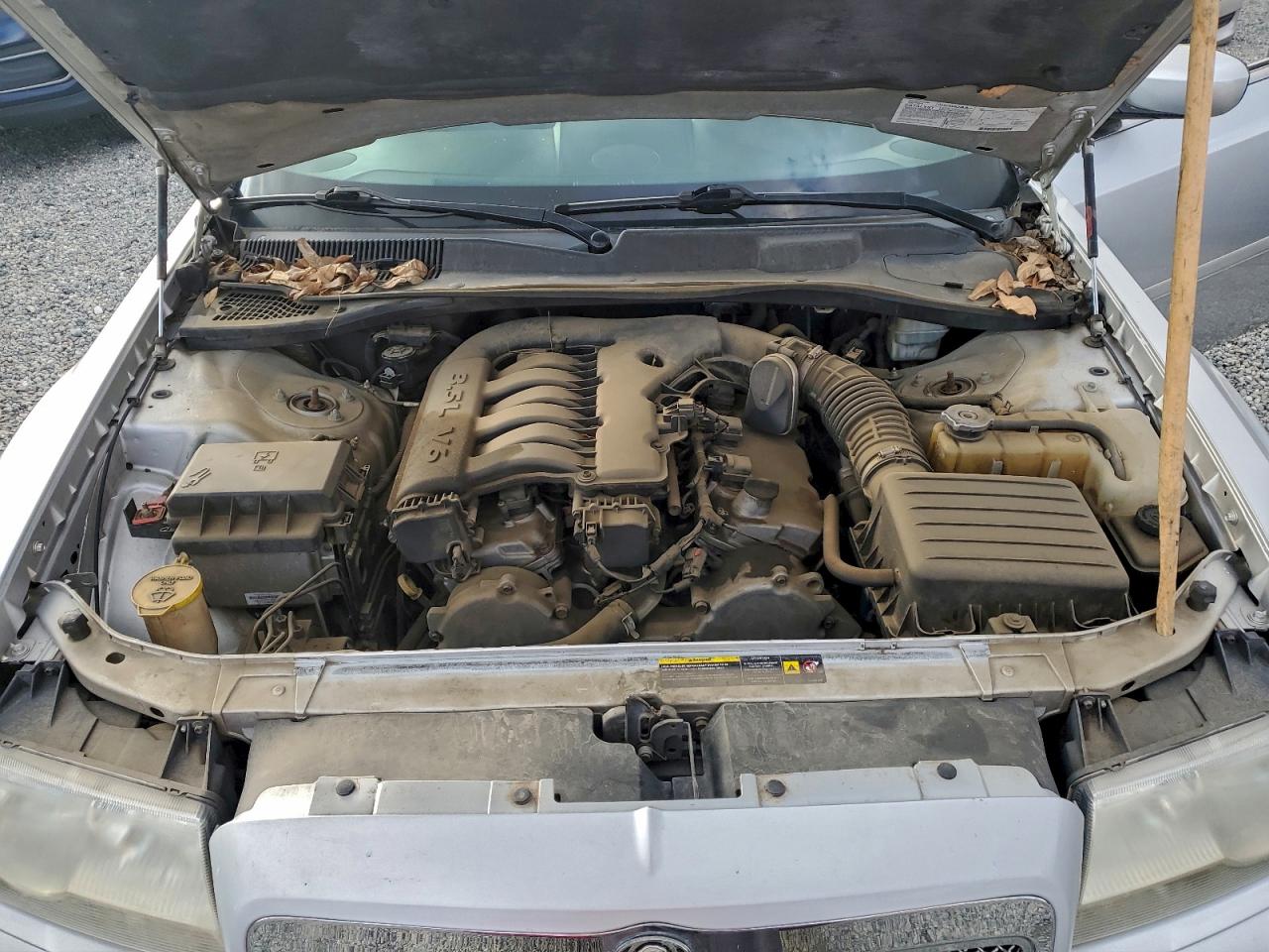 Chrysler 300 Touring Image 11