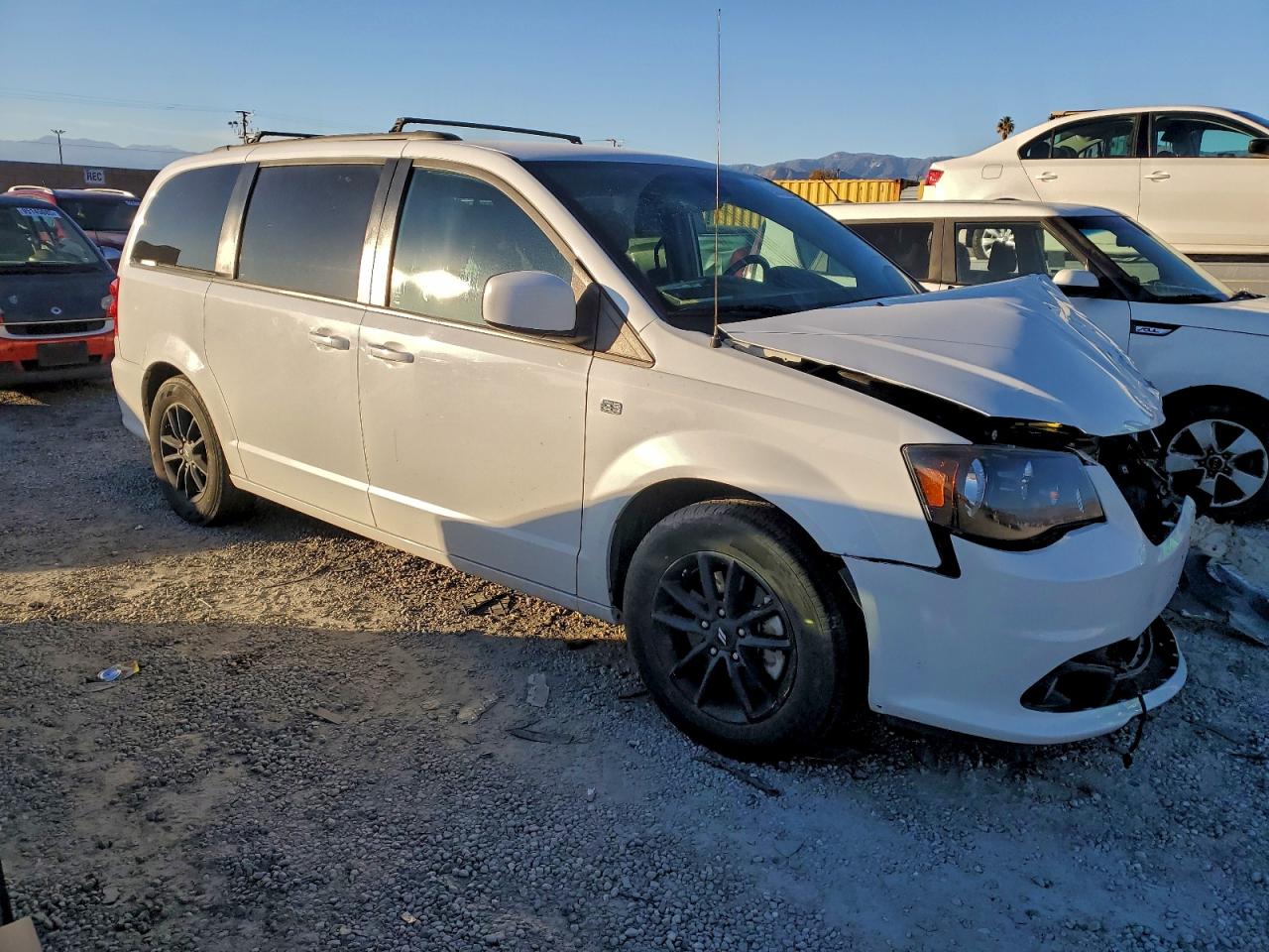 Dodge Caravan Se Image 3