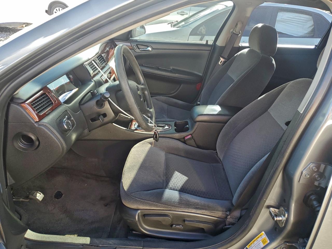 Chevrolet Impala Lt Image 7