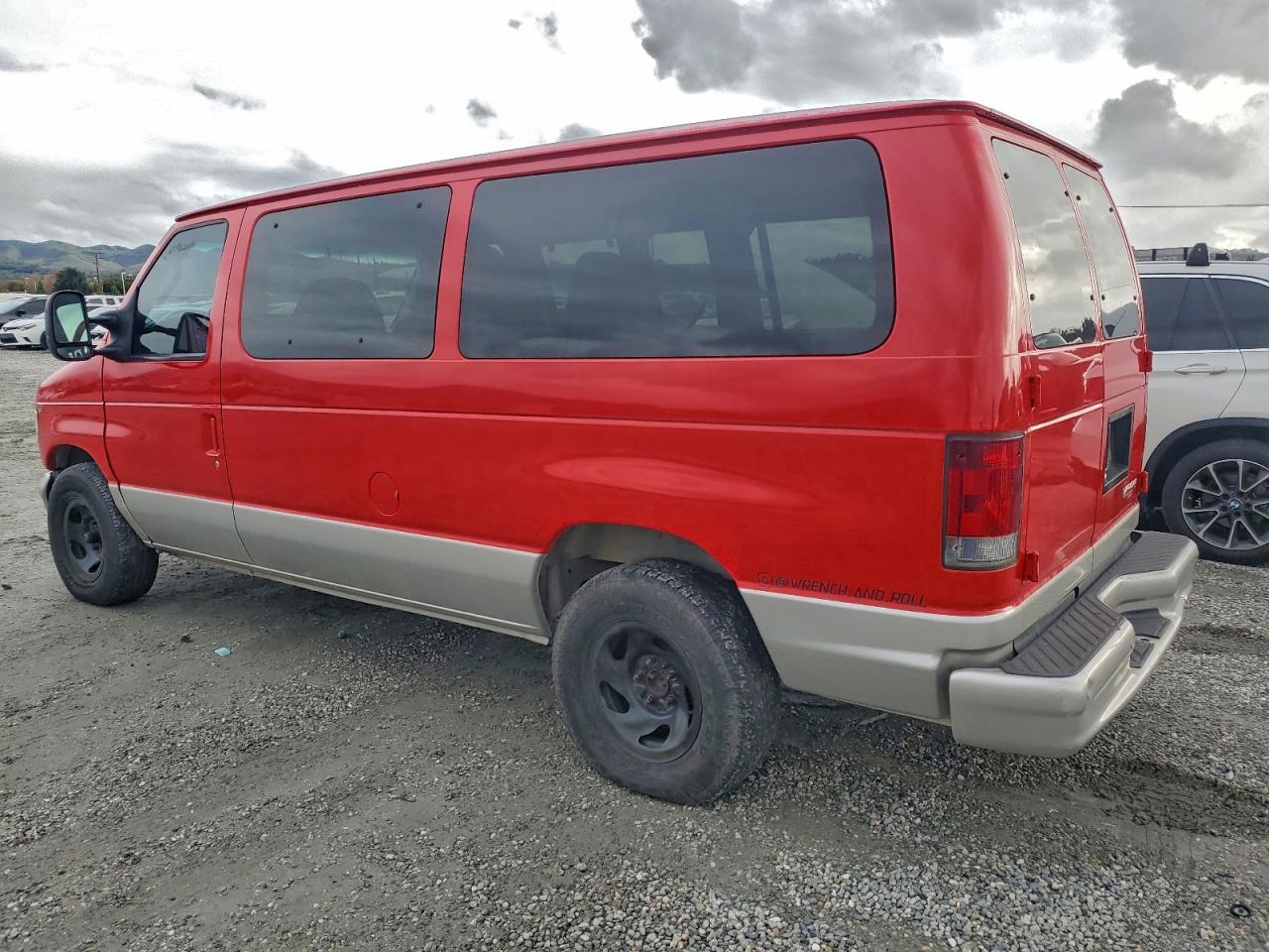 Ford Econoline E150 Wagon Image 4