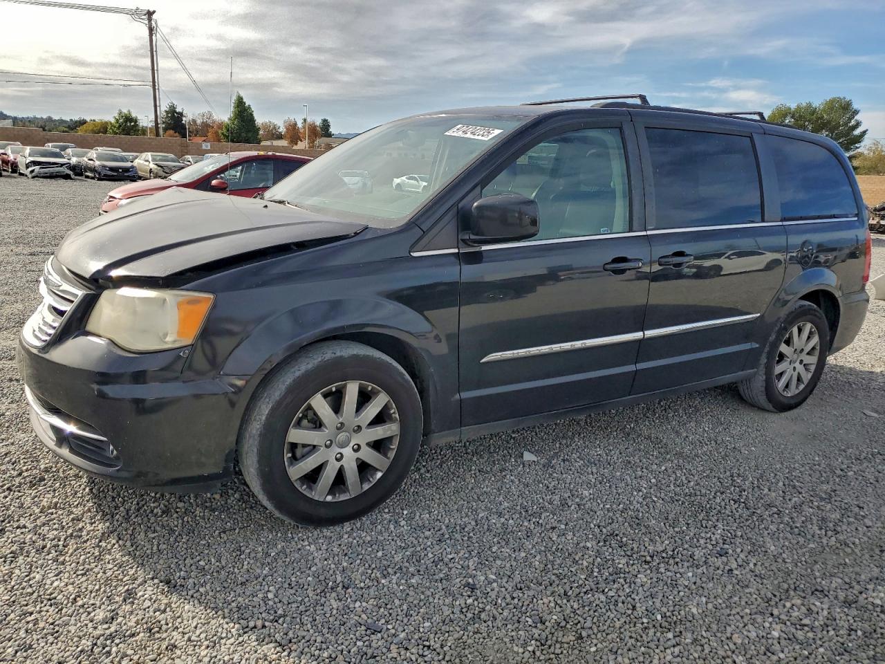 Chrysler Minivan Touring Image 1