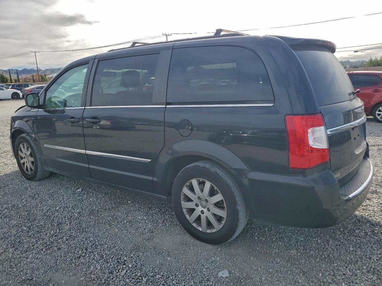 Chrysler Minivan Touring Image 12